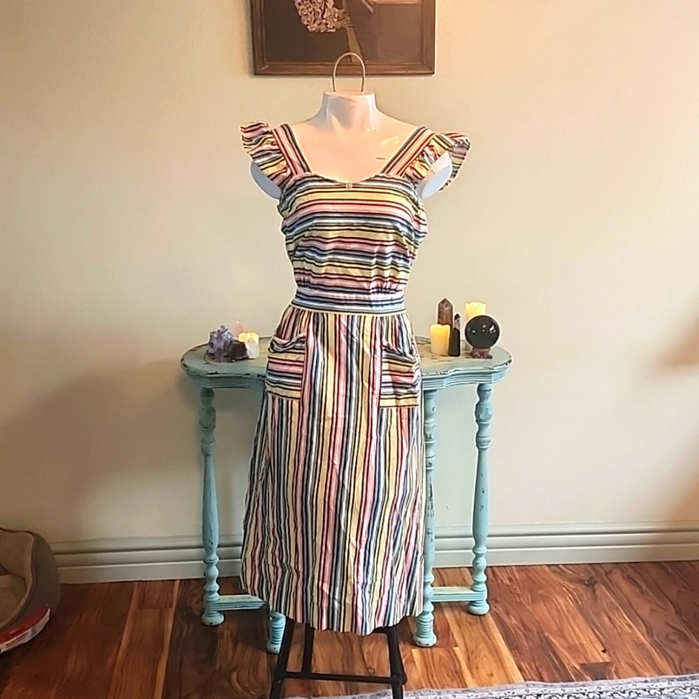 SZ 6 Adorable Apron dress